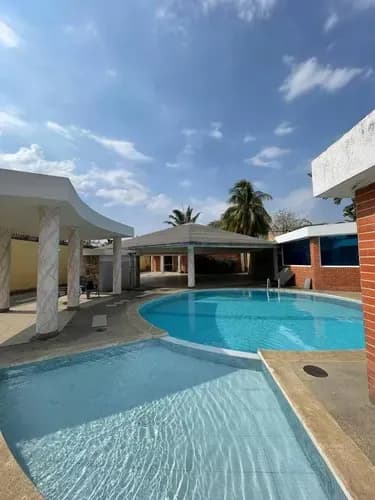 Casa En Las Morochas San Diego 1001 Mts2 - Piscina - Caney - Área De Parrillera - Área De Cocina - Baños En Área Social(2) - 6 Habitaciones Con Baños. - Conjunto Privado. - Pozo De Agua. Precio.