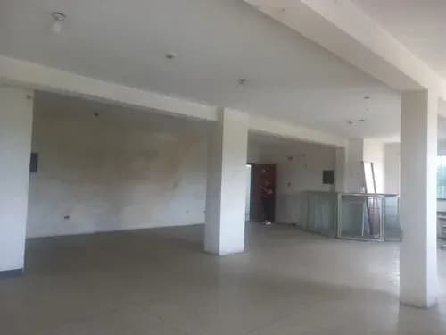 En Alquiler Local Comercial En Tocuyito Vv20