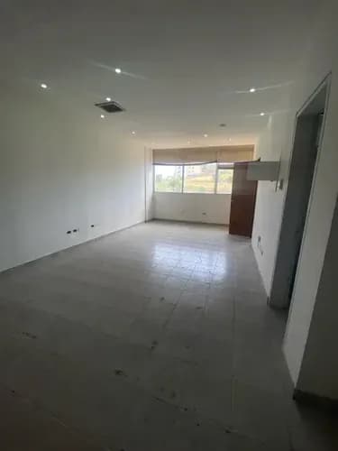 Alquiler De Local En Centro Comercial Ab. Playa El Ángel. Maneiro. Ic-00595