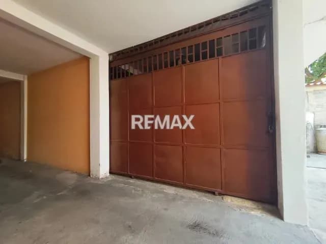 LOCAL CALLE RIVAS