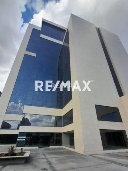 En Venta Oficina en Obra Gris, Ubicada en La torre Financiera de Lara en el Triángulo del Este.