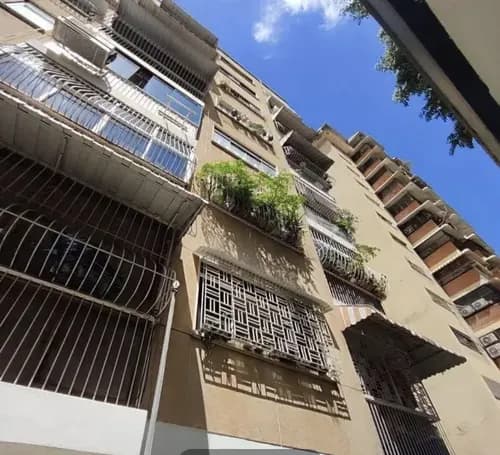 Se Vende Apartamento Privilegiada Ubicación En Santa Mónica Gc