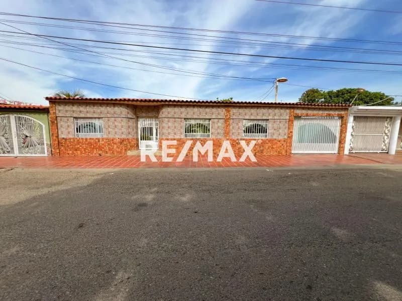 Venta de casa acogedora en Urb la Floresta