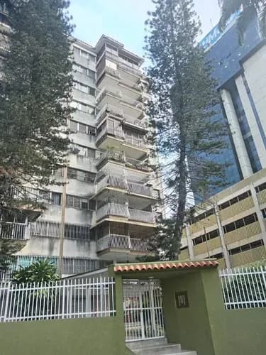 Exclusivo Apartamento En Av. Bolívar Norte Res. Pechinenda Valencia