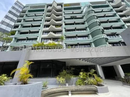 Hermoso Apartamento Remodelado De 188 M2 Con 3 Habitaciones, 3 Baños, Habitación De Servicio Las Esmeraldas Rsz 26-1232