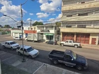 LOCAL COMERCIAL EN LA AV PORTUGUESA DE ANACO