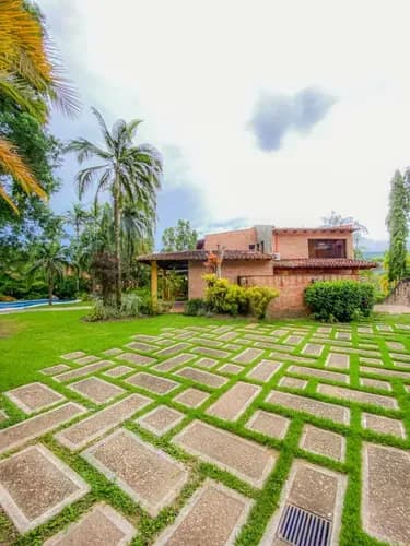 Casa En Venta Urbanización Hato Royal Guataparo Ns