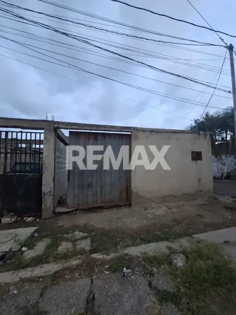CASA EN GRIS CABUDARE