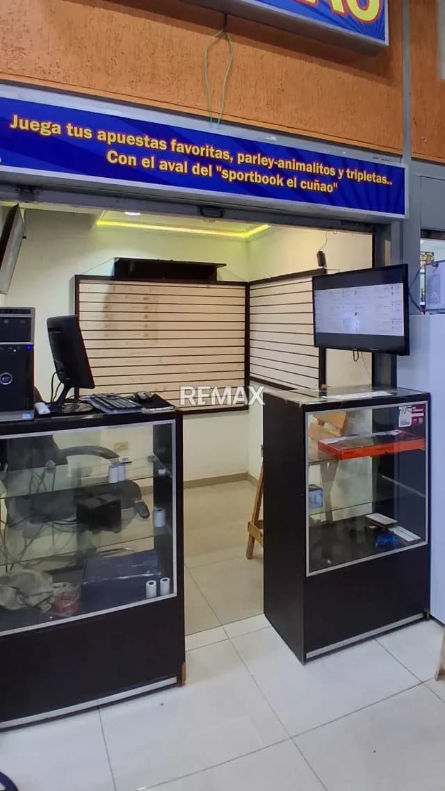 LOCAL EN VENTA C.C GRAN BAZAR