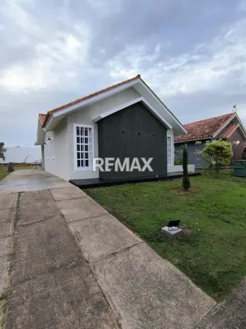 En Venta Hermosa y Moderna Casa en Urbanización Campestre San Miguel