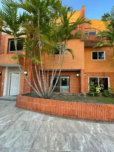 Venta De Town House Conjunto Privado En Mañongo