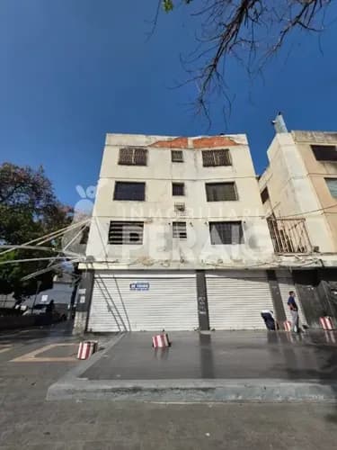 Panadería (fondo De Comercio) Con Local Propio + Apartamento/ Venta/ 222m2/ Gd