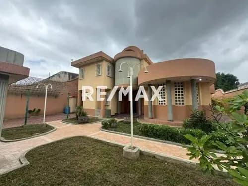 Casa Quinta En Venta La Floresta