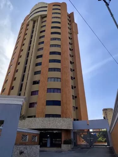 Apartamento En Venta En Av Santa Rita En Maracaibo Ml