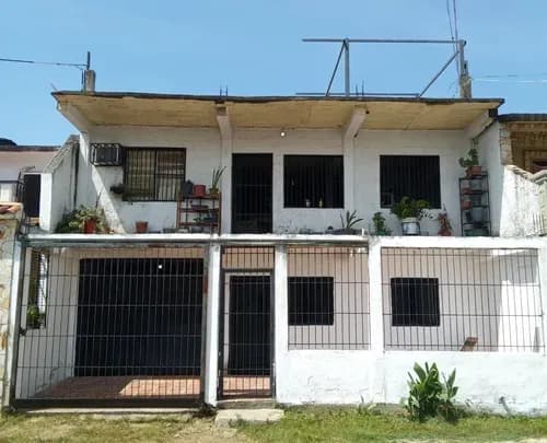 Mgb Vende: Casa De 2 Plantas En Urb Vista Hermosa