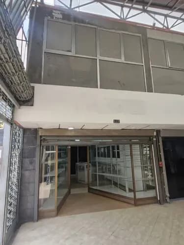 Np Alquiler Local Comercial Cc. Valentino Av. Bolivar Local L17 Código 326941