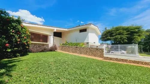 Casa En Venta Urb. Guaparo En Valencia 1.000 Mts2. F. R