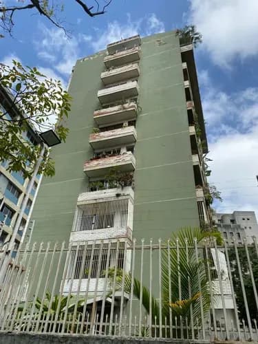 Apartamento Con Excelente Espacio Y Ubicación En La Florida. Ym
