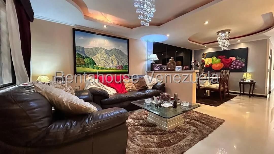 Casa (Multipes Niveles) en Venta en Los Guayabitos, Distrito Metropolitano