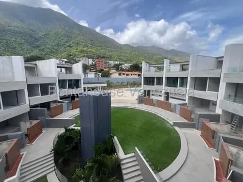 En Venta Casa Tipo Town House En Sebucan Yf