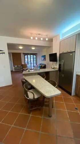 Alquiler Casa En Pueblo Viejo Primera Planta Cocina Equipada Con Sala, Baños De Visita, Terraza Con Vista Al Canal