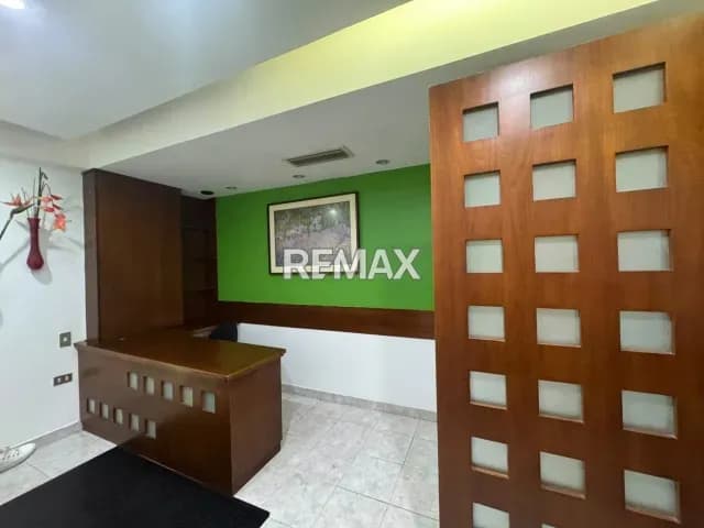 Consultorio médico u oficina profesional en alquiler – C.C. Plaza Valera