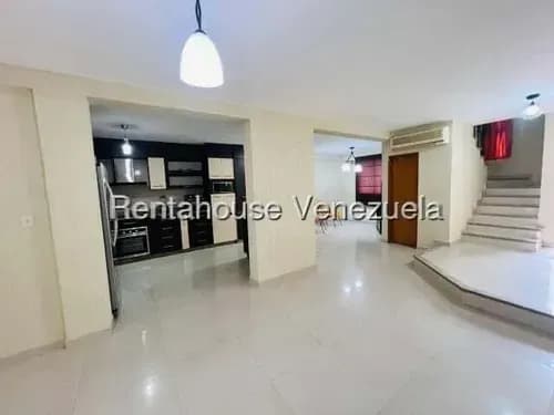 Naudy Escalona & Maribel Morillo Asesores Inmobiliarios De Rentahouse Alquilan Hermosa Casa En Zona Av Intercomunal Cabudare 26-20029 Lara