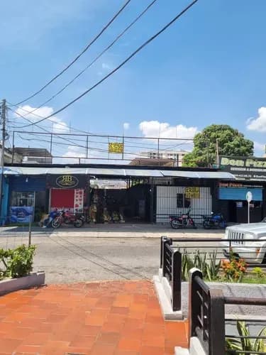 Yia Galpon En Av. Principal De Mañongo
