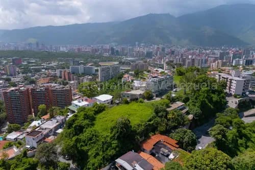 Terreno En Venta En Colinas De Los Chaguaramos Caracas