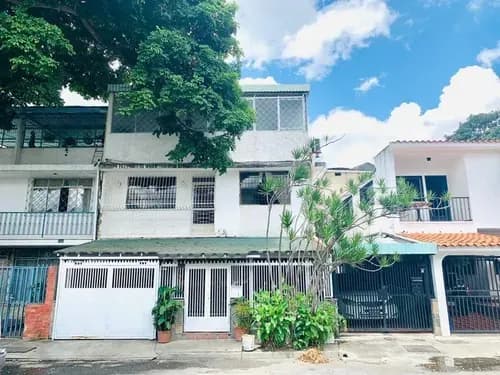 Casa En Venta En La California Sur En Calle Cerrada 26-16656