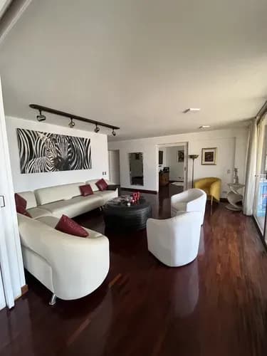Magnífico, Penthouse La Cual Combina, Perfección Y Confort, Privacidad Y Una Ubicación Privilegiada En Calle Cerrada Y Con Una Vista Única Y Panorámica, Inigualable Sobre El Valle De Caracas