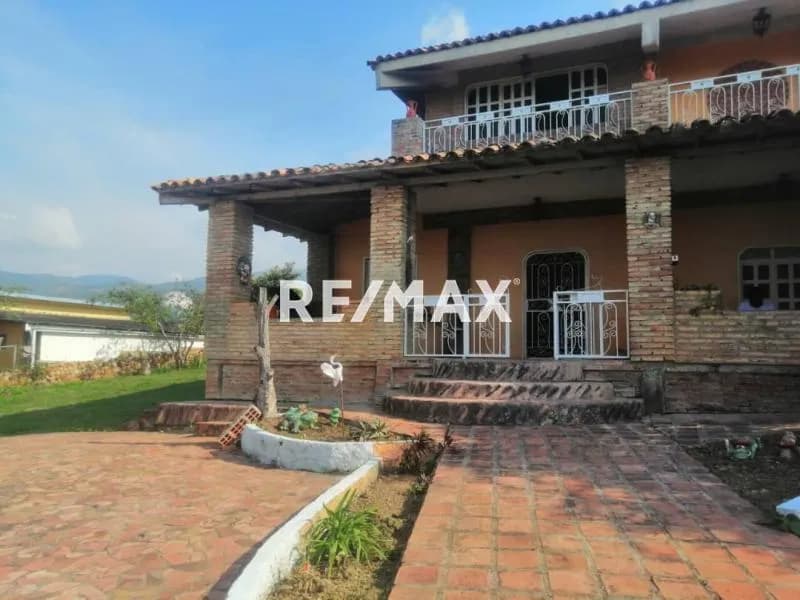 En Venta Amplia Casa - Posada en Sanare Edo. Lara