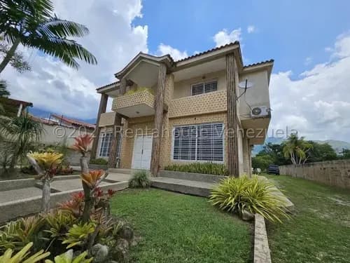 Jip 25-15531 . Rent-a-house Vende Hermosa Casa Quinta De 1.120mts2, 4 Hab, 5 Baños, Suministro De Agua Directo, Portón Eléctrico, En Urb. El Limón, Maracay, Edo Aragua