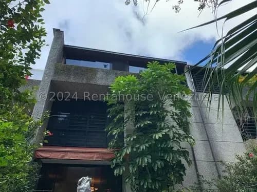 Amplio Town House, En Venta. En La Boyera. 25-8532