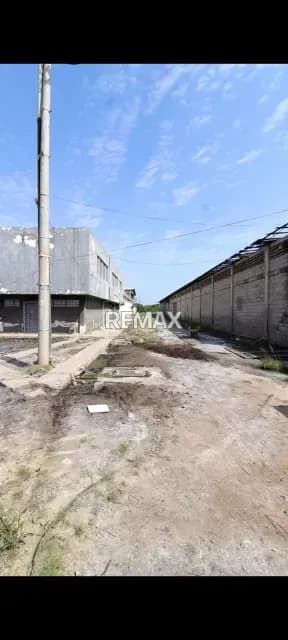Se Vende Complejo de Galpones en Sector Haticos