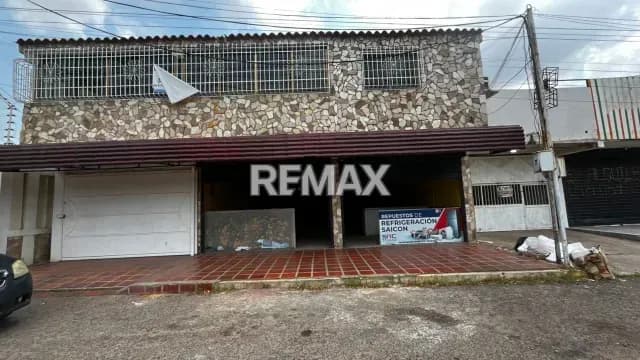 2 LOCALES EN LOS MODINES