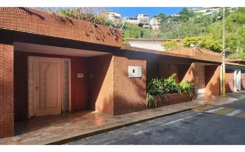 Se Vende Casa Clnas. Santa Mónica 800mt2 /5 Hab/7baños/5e
