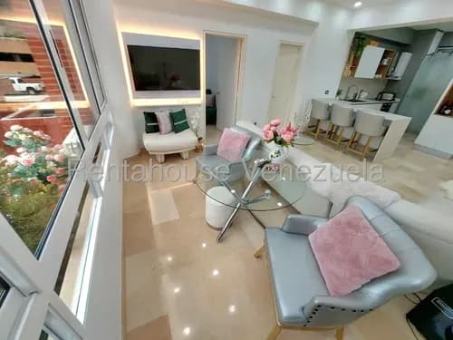 Apartamento En Venta Lomas Del Sol, Caracas 25-15850 Yf