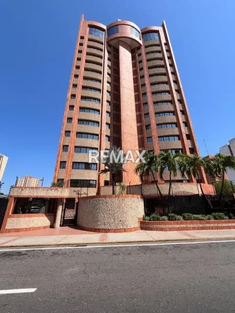 Apartamento en Alquiler en Res. Pentandra Plaza
