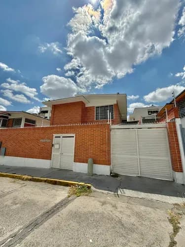 Vendo Casa De 2 Niveles En Santa Eduvigis
