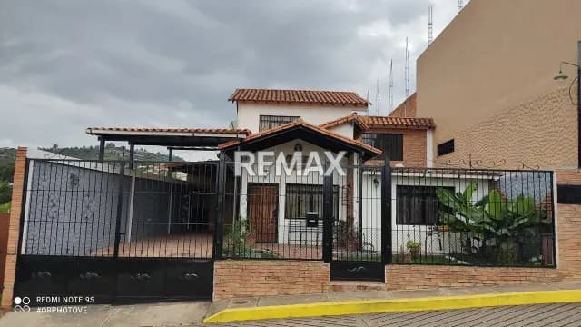 Se vende casa de de dos plantas en Sanare Estado Lara