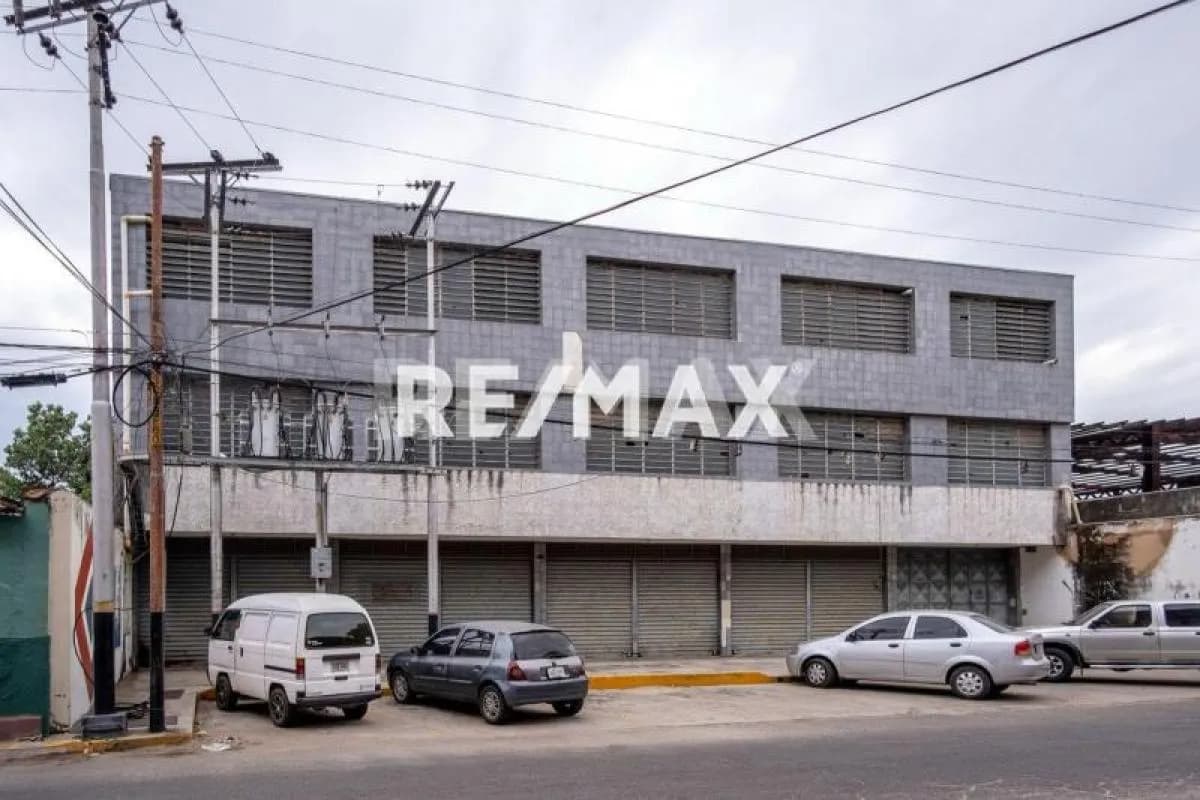 Venta de Edificio Comercial Av. La Michela