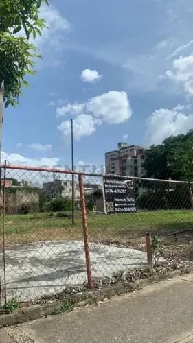 Venta De Terreno En La Avenida Bolivar Norte De Valencia