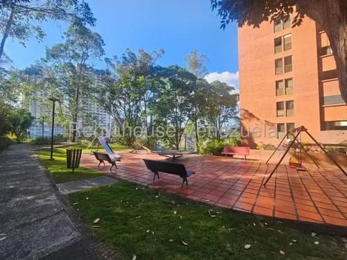 Apartamento En Venta Excelente Condiciones, Buena Distribución Ubicado En Manzanares 26-14765