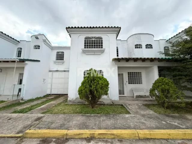 VENTA DE CASA OBRA BLANCA URBANIZACION VILLA VASCONIA SAN CRISTOBAL