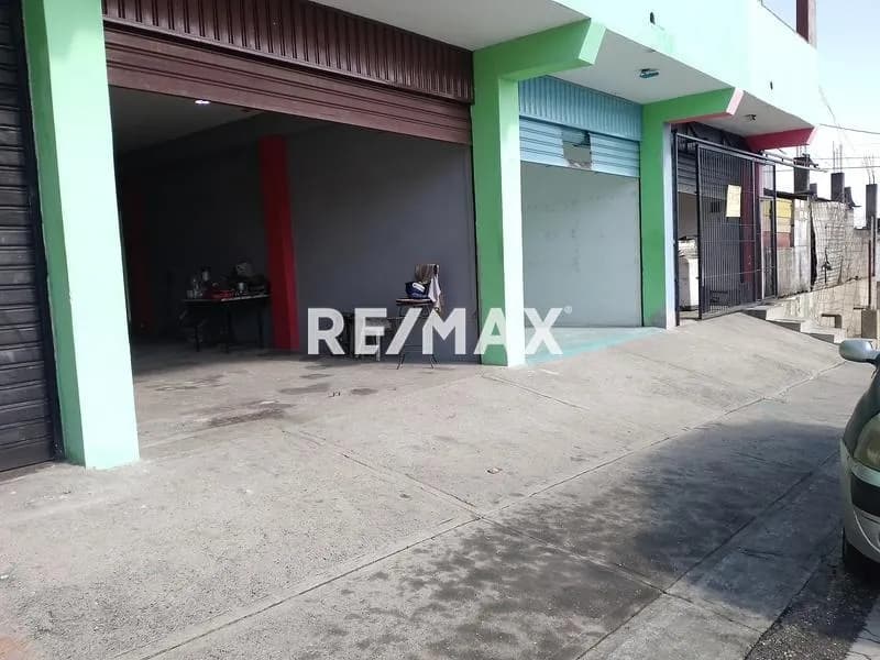 EN ALQUILER LOCAL COMERCIAL EN LA AV. UNIVERSIDAD DE TARABANA CABUDARE