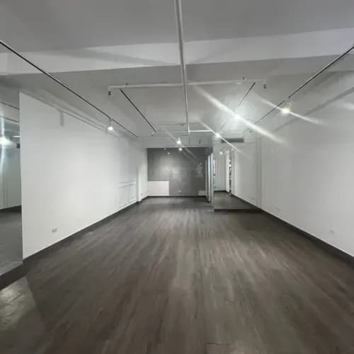 Local Comercial En Alquiler Ubicado En Centro Comercial Trigaleña Plaza Urbanizacion La Trigaleña Valencia. St