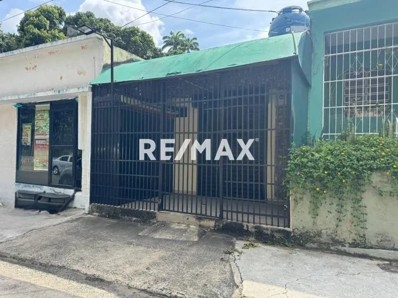 Se alquila Local Comercial en la Av. Miranda, Urb. Kerdell. A dos cuadra de la Av. Bolívar norte