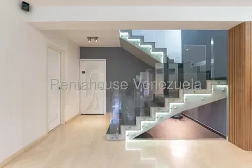 Espectacular Apartamento Dúplex En Venta. Urbanización Miranda. Mercedes Legorburu. Mls #26-16282