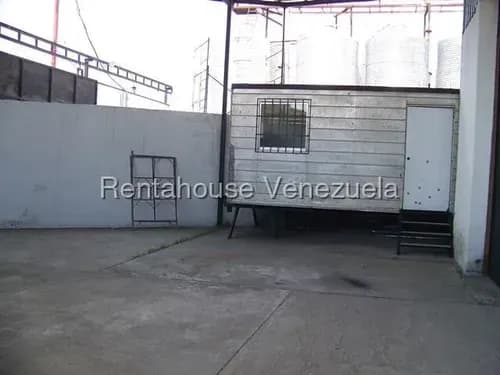 Galpón En Alquiler Guatire Vega Arriba 26-17474 220 Mts2 $800